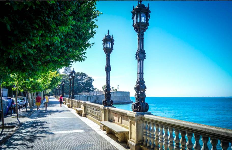 Bonito Apartamento Junto Al Gran Teatro Falla Apartment Cadiz Luaran gambar