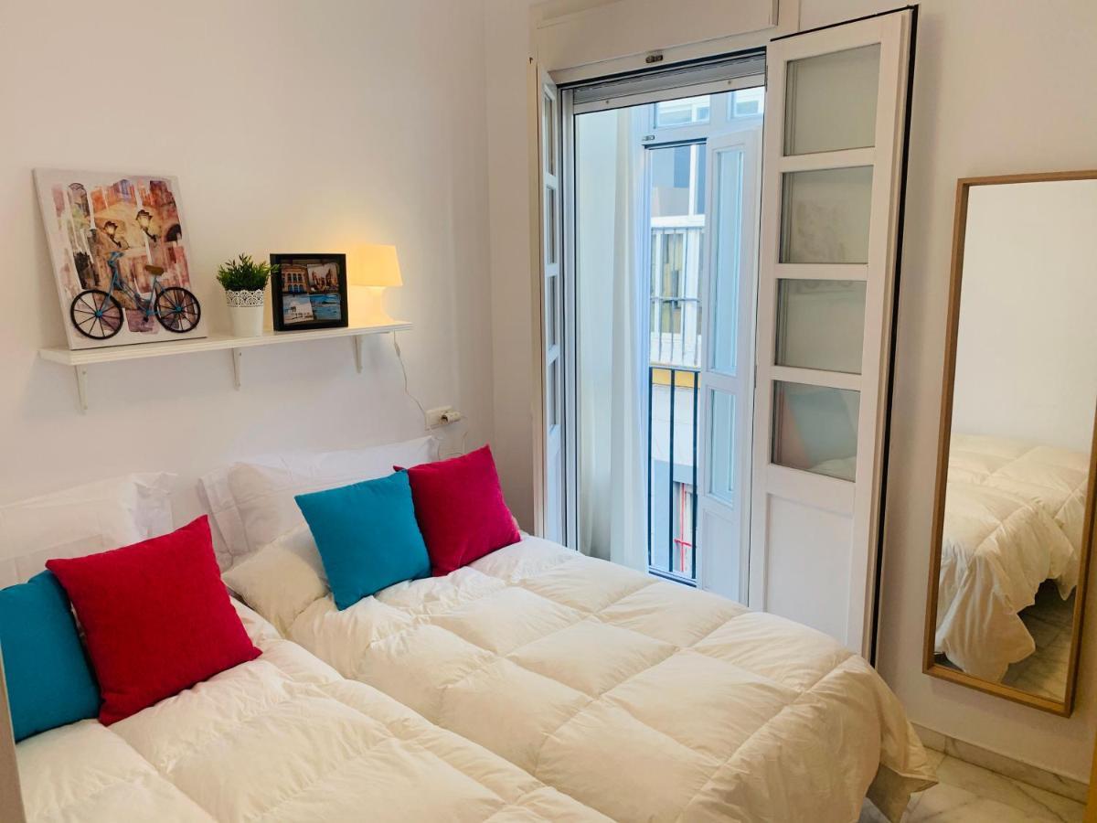 Bonito Apartamento Junto Al Gran Teatro Falla Apartment Cadiz Luaran gambar